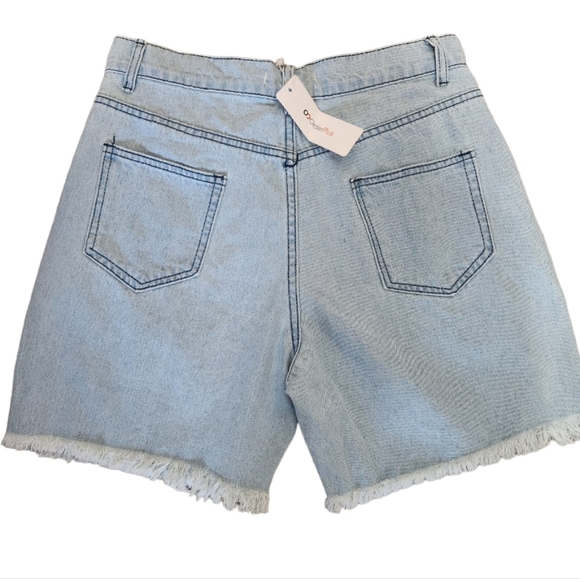LIGHT WASH BERMUDA SHORTS SZ MED NWT - Picture 2 of 2